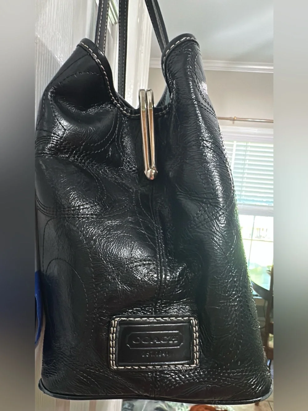 COACH Black Patent Leather F15658 purse/handbag. (Bags22)